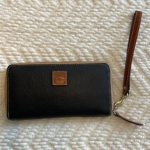 Dooney & Bourke pebble grain large wristlet wallet